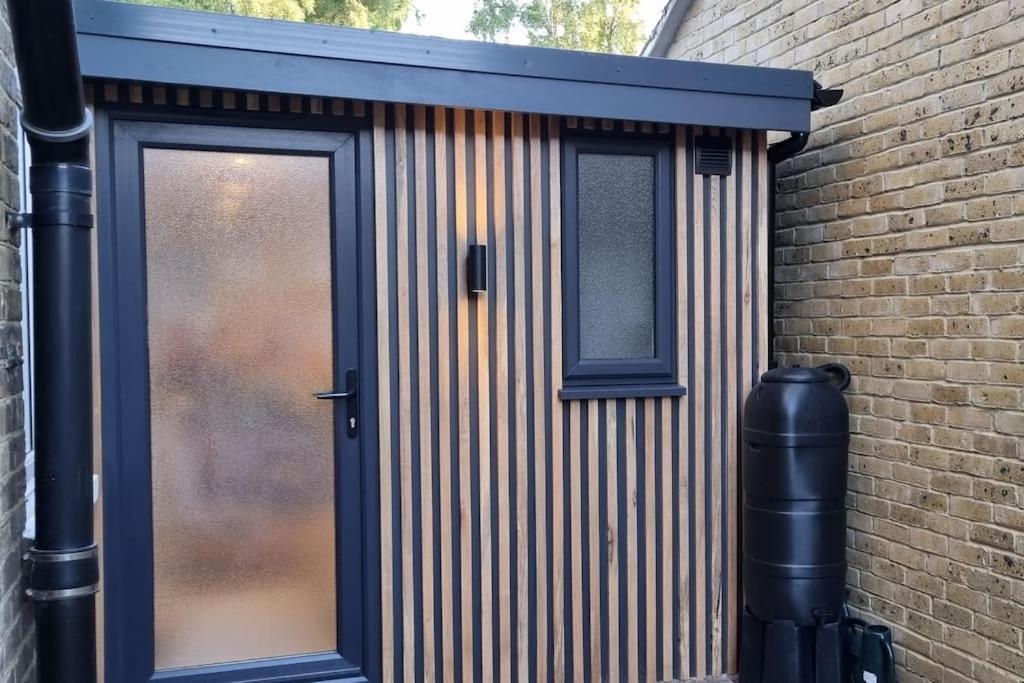 Self-Contained Annex, With Parking. Leilighet Sittingbourne Eksteriør bilde