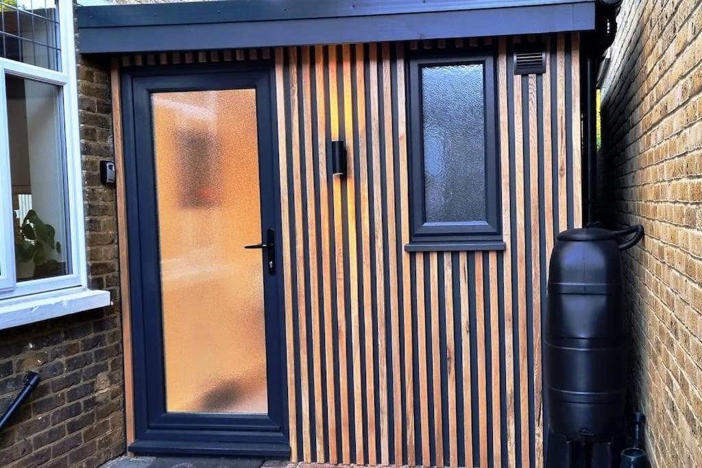 Self-Contained Annex, With Parking. Leilighet Sittingbourne Eksteriør bilde