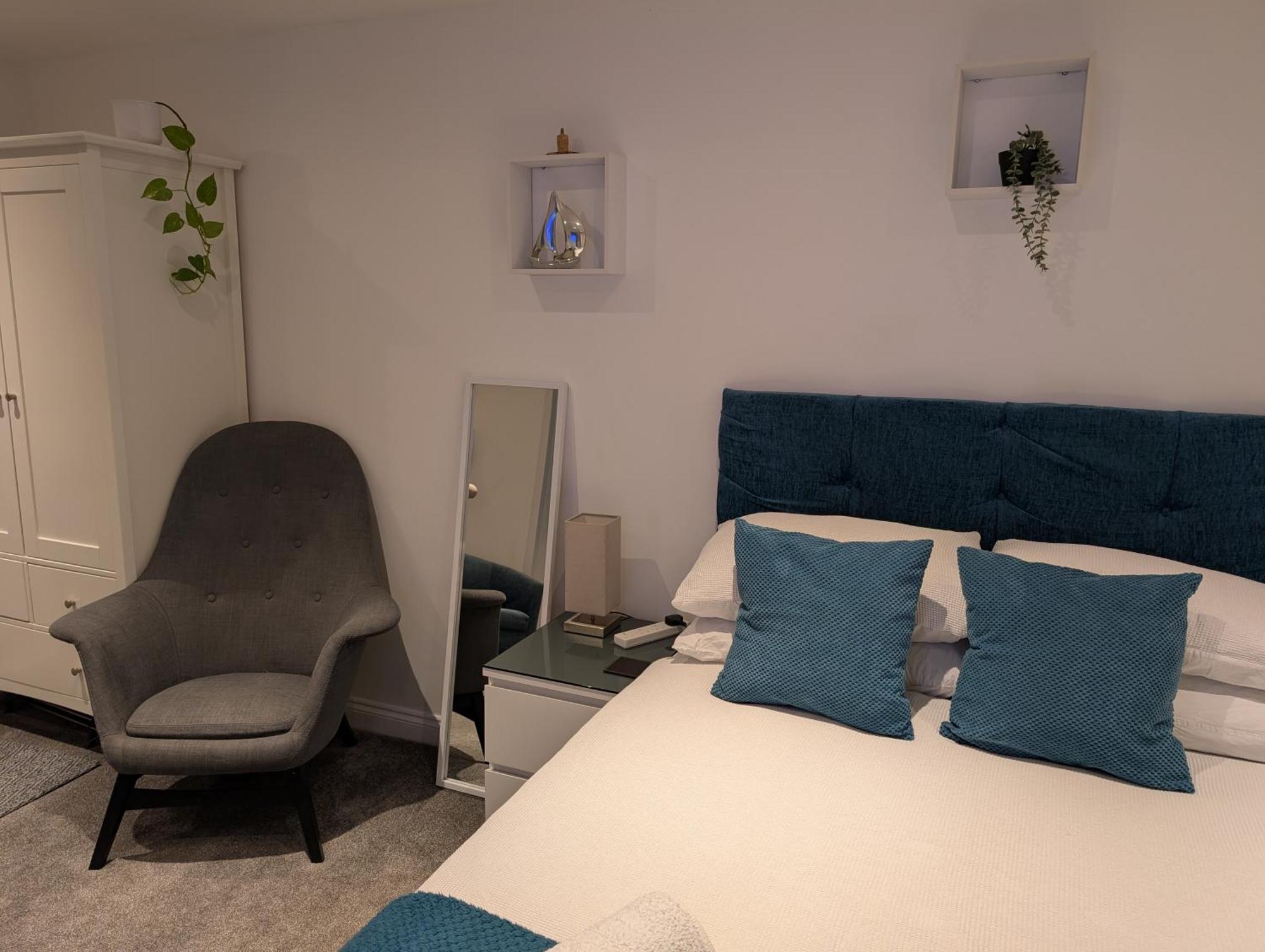 Self-Contained Annex, With Parking. Leilighet Sittingbourne Eksteriør bilde